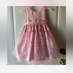 AMERICAN PRINCESS
dress size 4T
Good condition